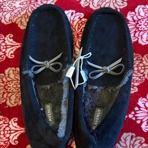Avenue Men's Dark Loafers with Bow Accent
